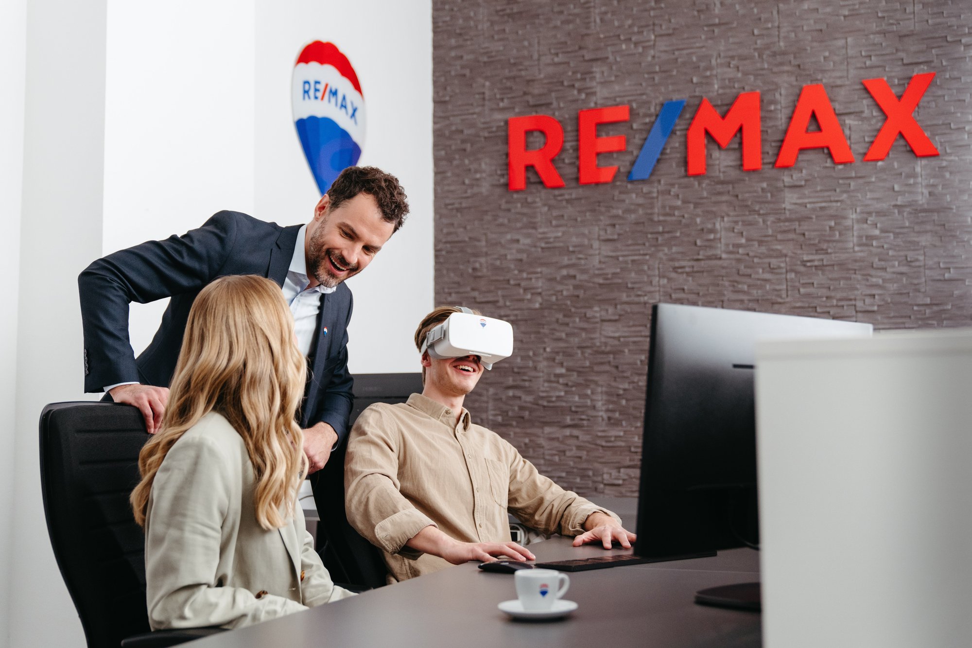 REMAX Customer+Agent-36