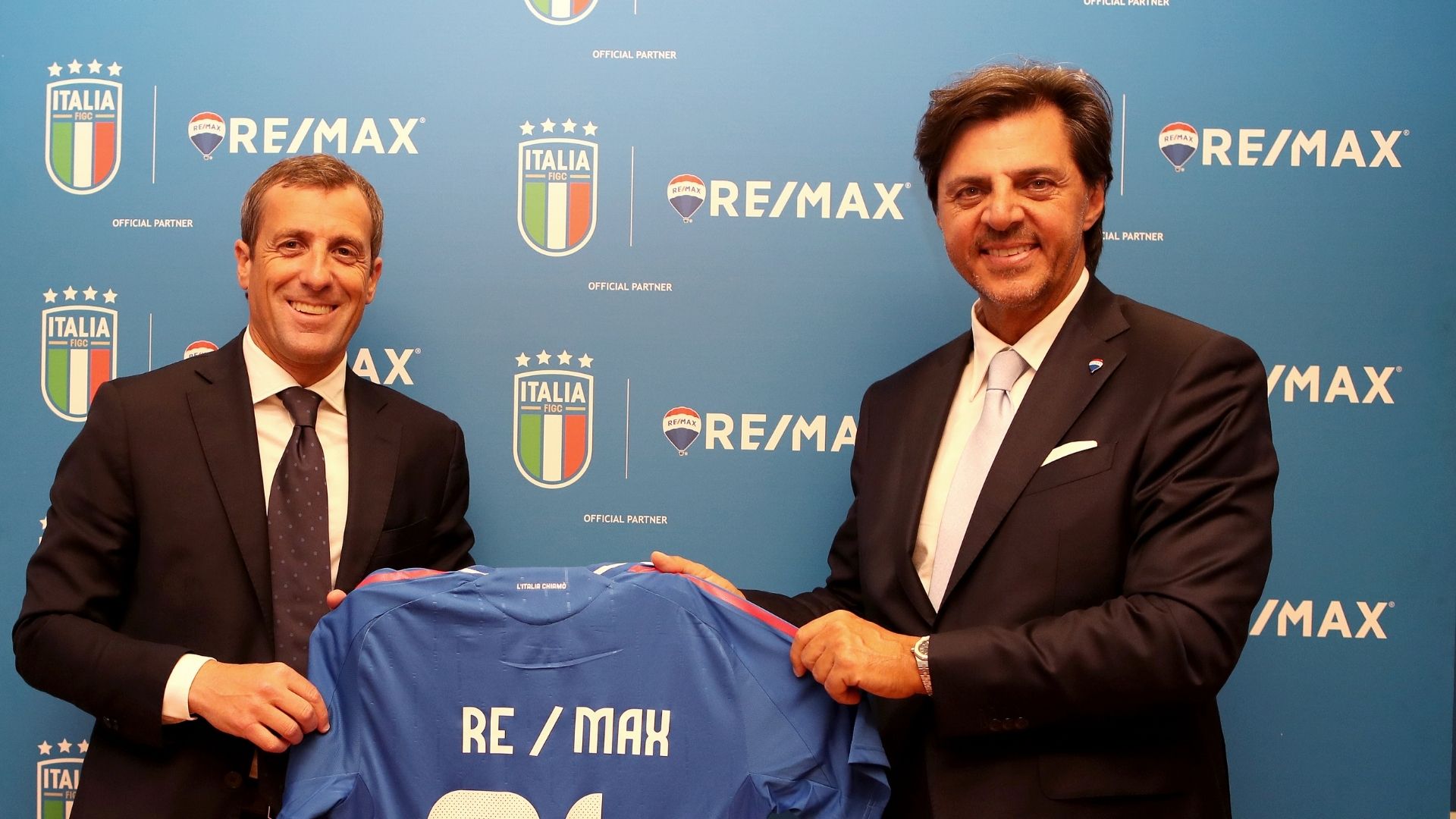 RE/MAX Italia Official Partner delle Nazionali Italiane di Calcio. 