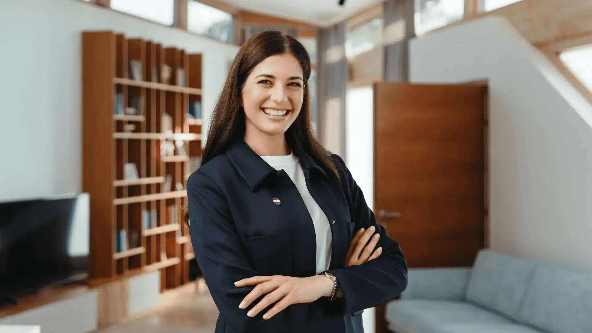 REMAX broker indossando il pin con la mongolfiera REMAX